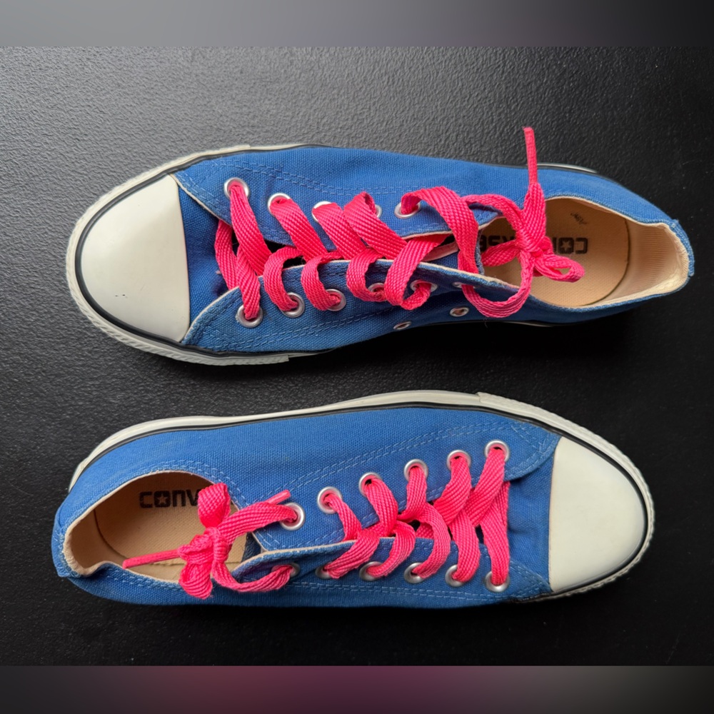 Comfy Converse Blue Sneakers with Pink Laces
